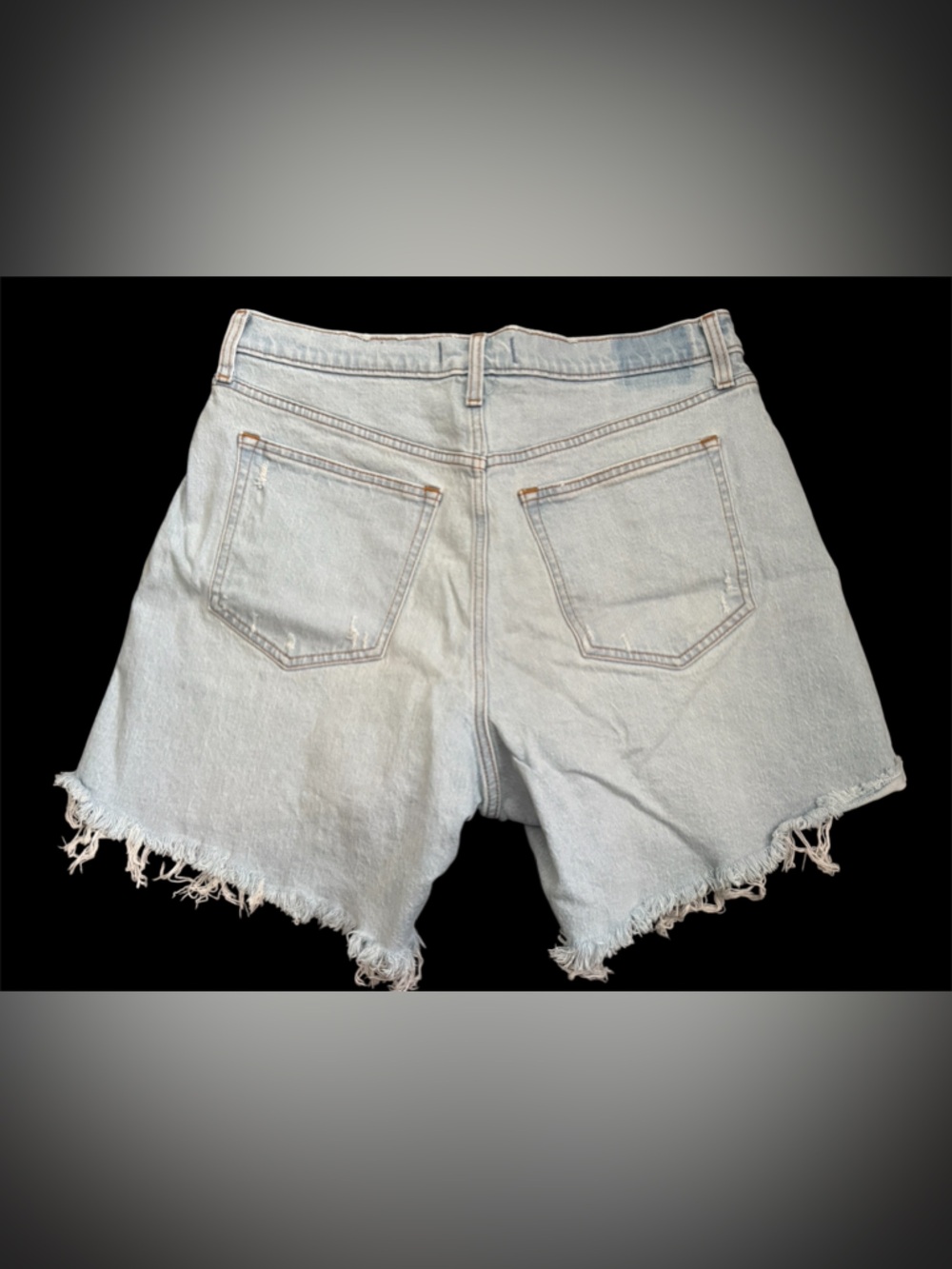 Abercrombie & Fitch Curve Love High Rise Dad Short in Light Wash - Picture 2 of 4